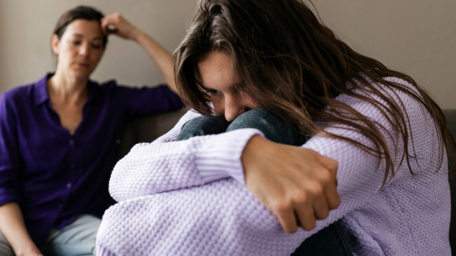 Depresyon döneminde günlük işlere başlamakta zorlanan bir kişi