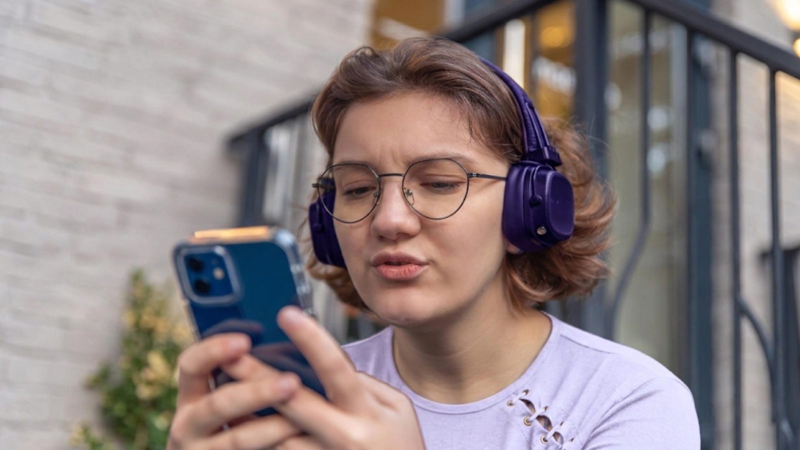 Yapay Zekâ ile Duygusal Bağ Kurmak: Bir Chatbotla Yakınlık Kurmak Normal mi?