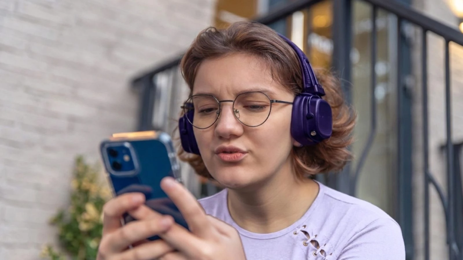 Yapay Zekâ ile Duygusal Bağ Kurmak: Bir Chatbotla Yakınlık Kurmak Normal mi?