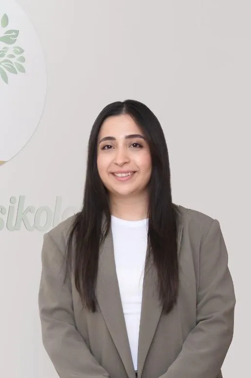 Uzman Klinik Psikolog     Elifnaz Yedekci
