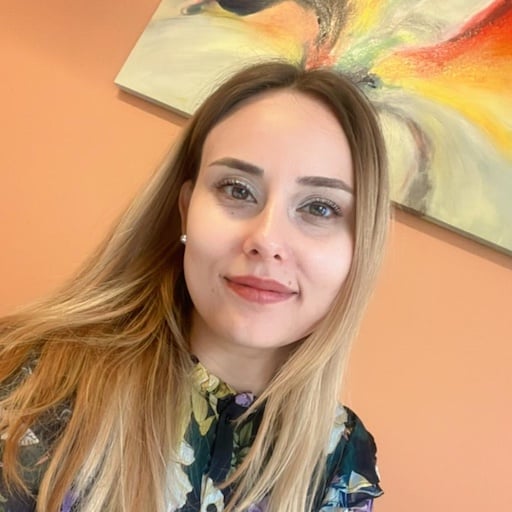 Uzman Klinik Psikolog     Petek Özer Karadağ